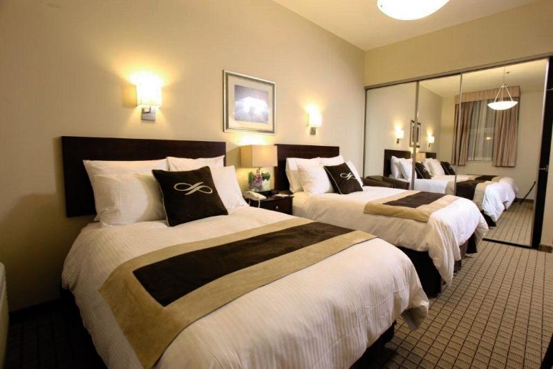 Pointe Plaza Hotel